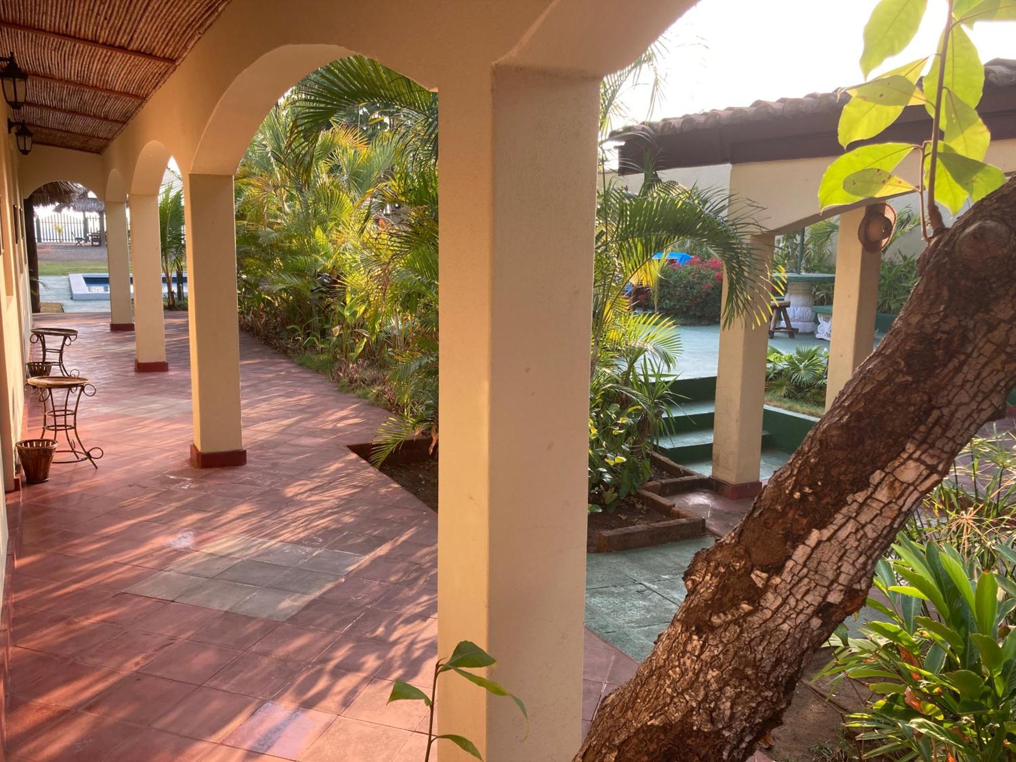 Hotel Tranquilo Las Penitas Bagian luar foto