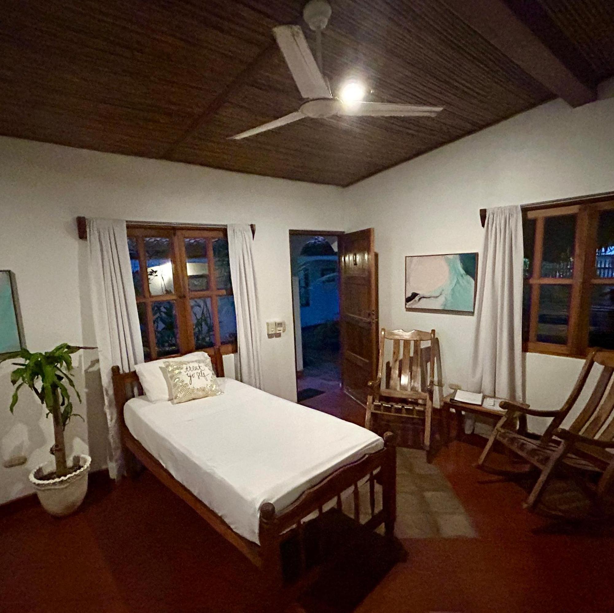 Hotel Tranquilo Las Penitas Bagian luar foto